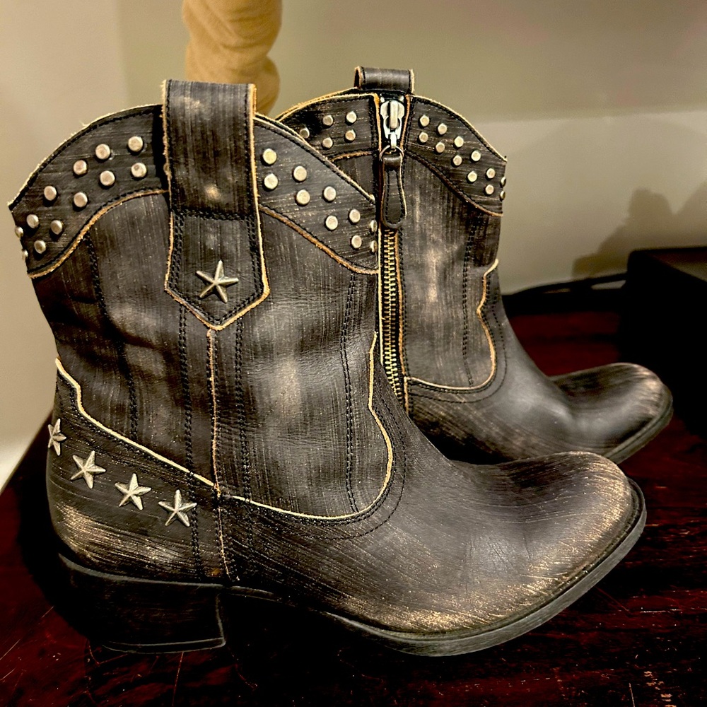 Guess booties